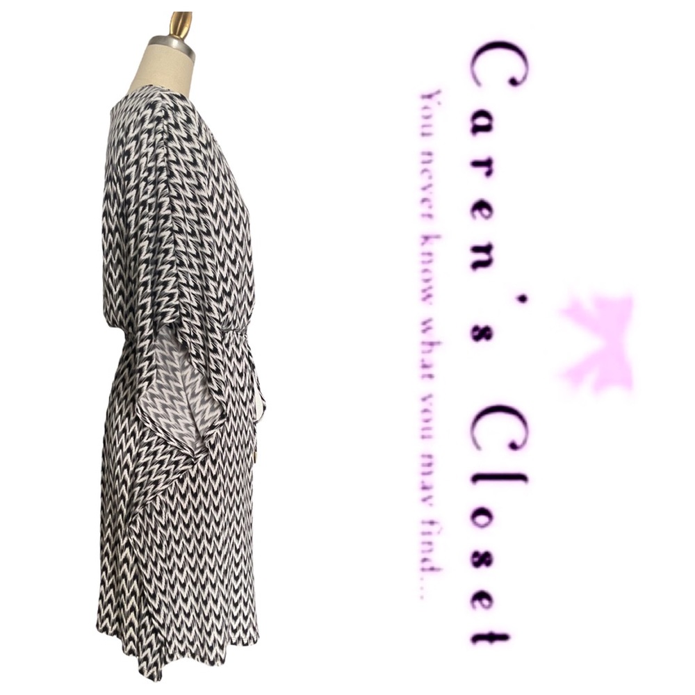 Calvin Klein Black & White Chevron Print Butterfly Sleeve Dress / Tunic. - Picture 4 of 6